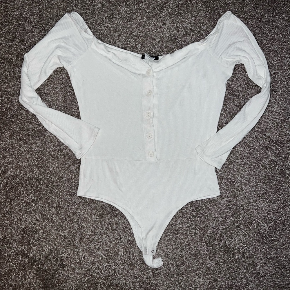 Lightly worn White Fashion Nova Longsleeve Bodysuit in Size 1X